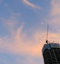 蓝天与高楼照片、建造中的上海徐家汇图片  –  免费商用图片下载
